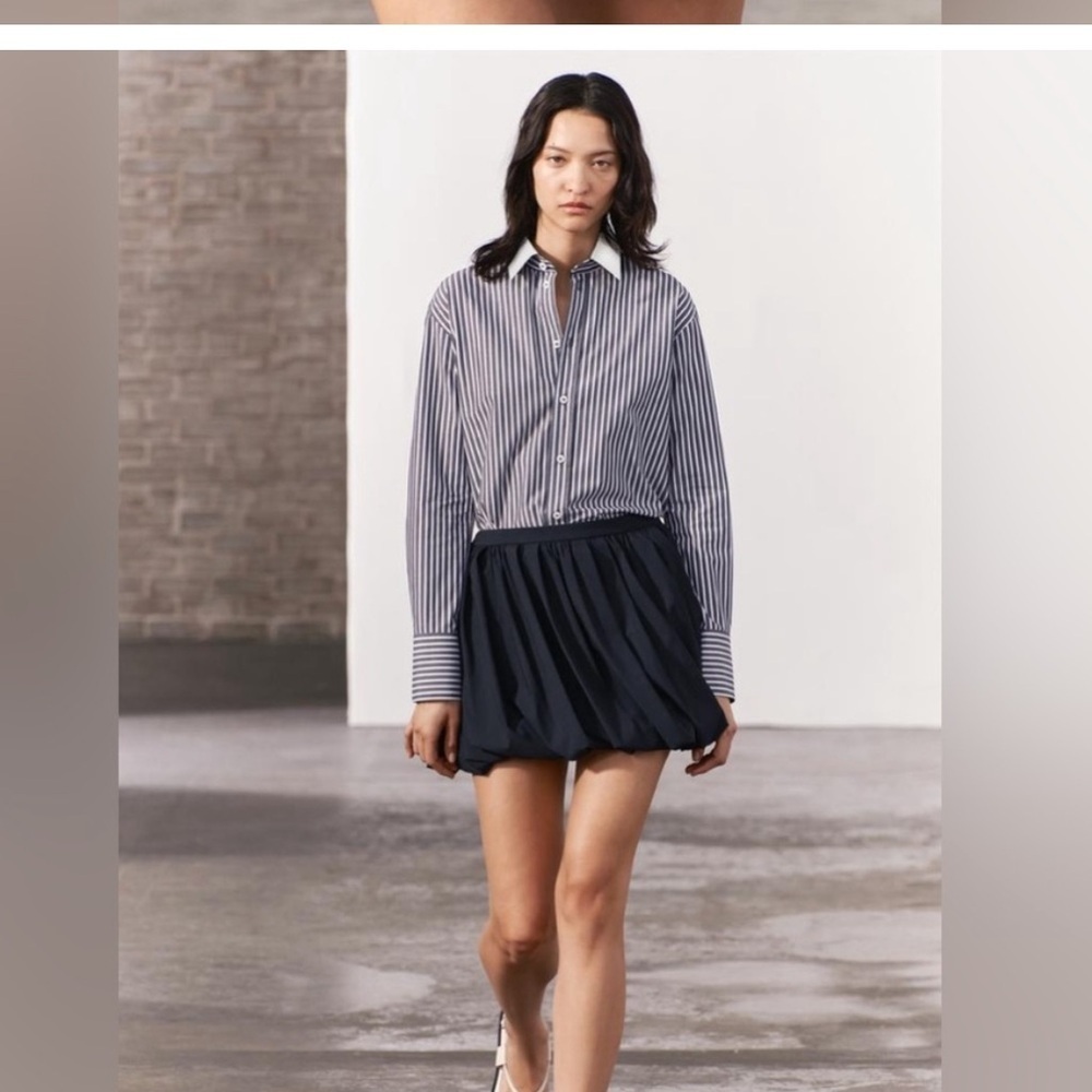 VIRAL NEW Zara blogger fav Mini balloon Skirt size XS
🚨NO DISCOUNT ON THIS SKIRT - Picture 10 of 12